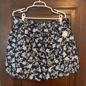 Plus Floral Print High-Waist Paper Bag Shorts